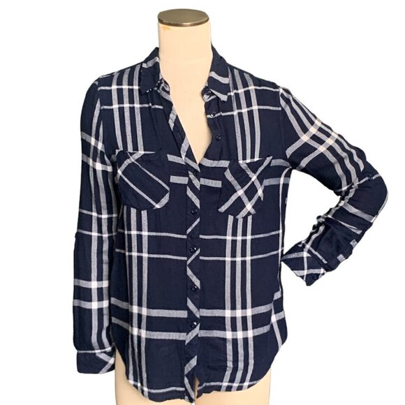 Romeo + Juliet Plaid Flannel Button Front Top Sz M Navy Blue & White 106i - Picture 1 of 9